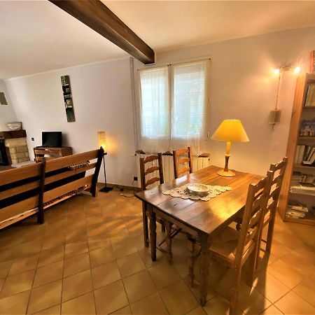Gite De Groupe 15 A 19P, Parc, Salle De Reception - Chambres D'Hotes En Semaine 빌르뇌브-드-베르 외부 사진