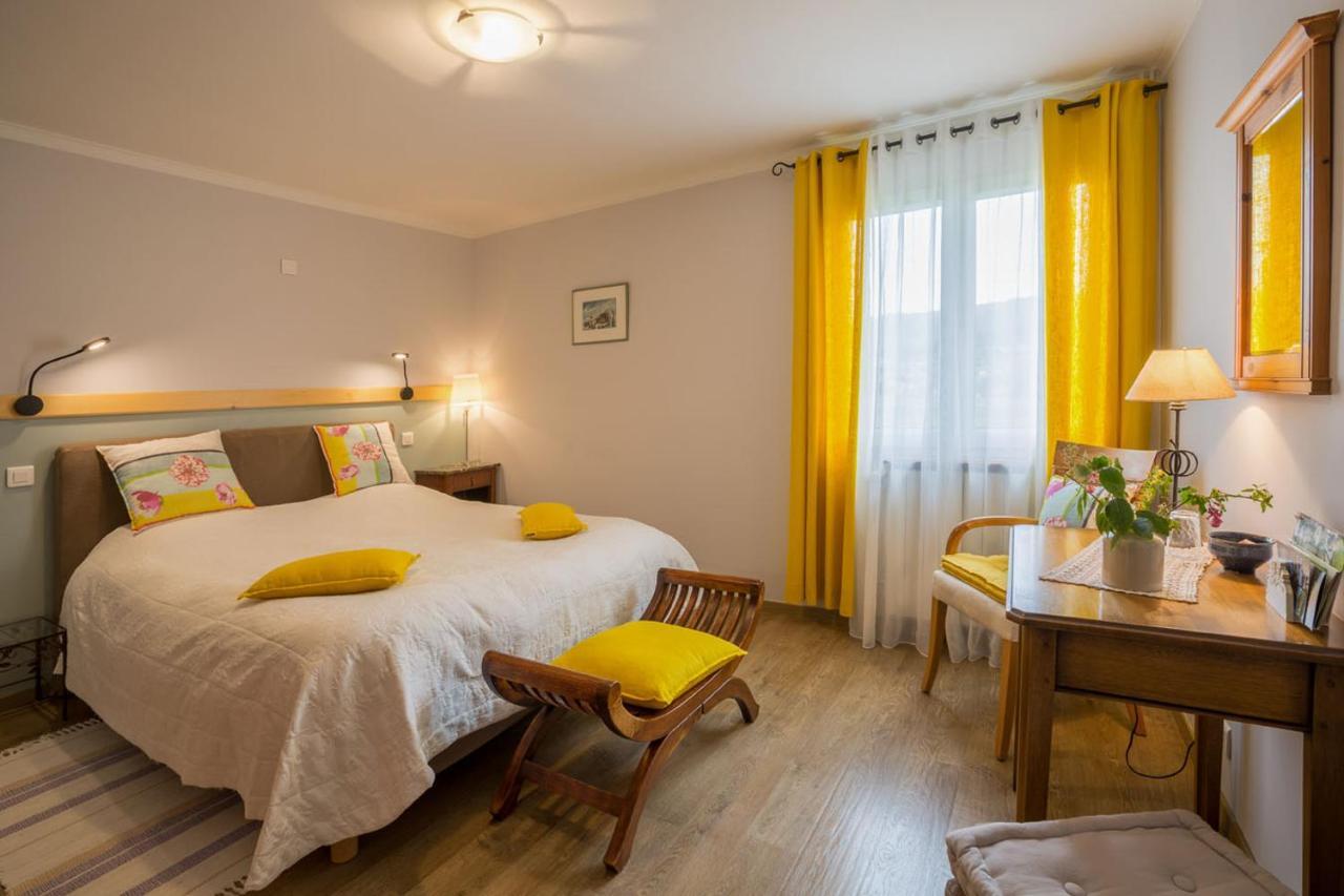 Gite De Groupe 15 A 19P, Parc, Salle De Reception - Chambres D'Hotes En Semaine 빌르뇌브-드-베르 외부 사진